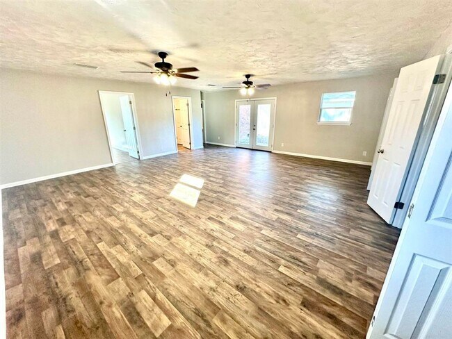 Building Photo - Newly Remodeled 4/2 Home in Atlanta, Texas