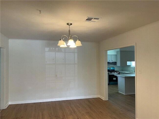 Building Photo - 5008 Academy Dr