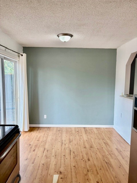 Building Photo - 2236 Fernwood Dr
