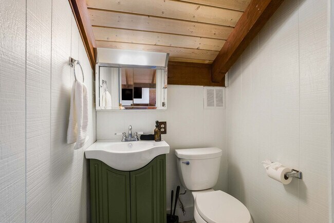 Building Photo - 2964 Hopkins Dr