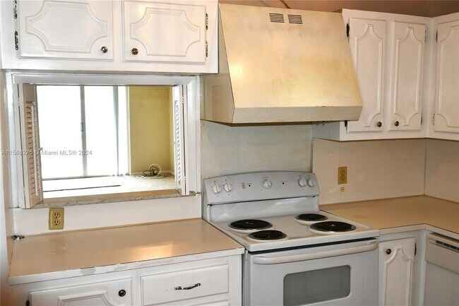 Building Photo - 2801 Northeast 183rd Street Apt #1008W, Av...