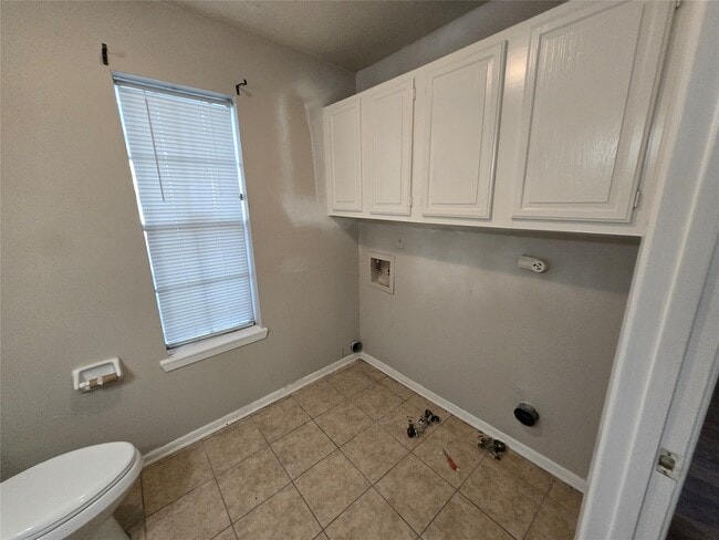 Building Photo - 7942 Grow Ln