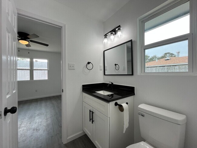 Building Photo - Award Winning Flour Bluff School District!!