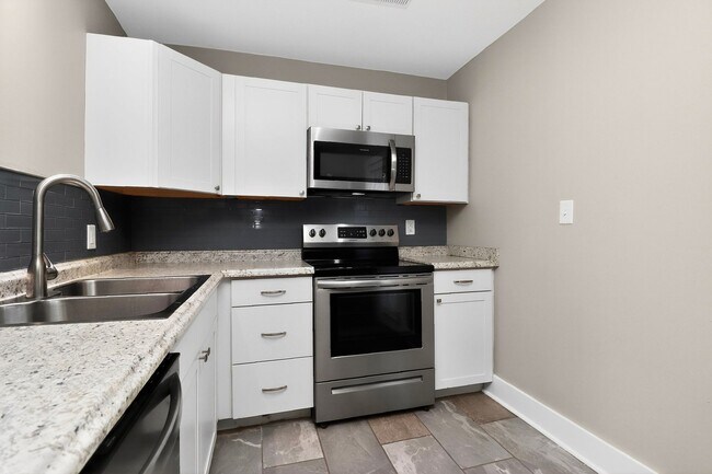 Building Photo - Beautiful 2 Bedroom Belmont Bungalow