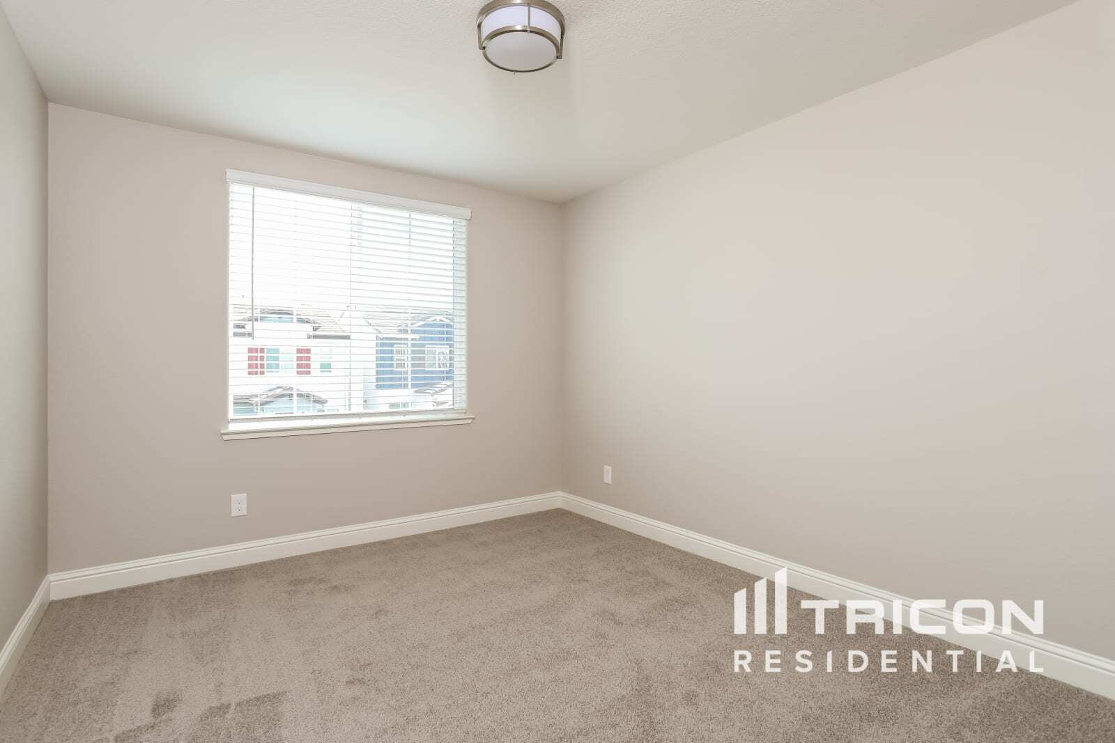 Building Photo - 2037 Comstock Ln