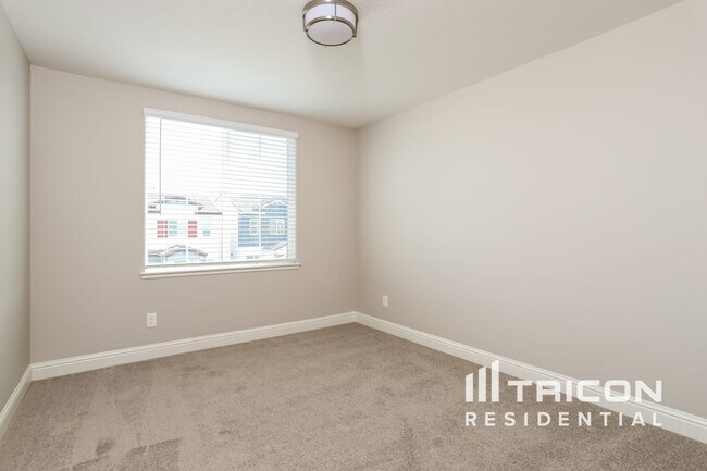 Building Photo - 2171 Comstock Ln