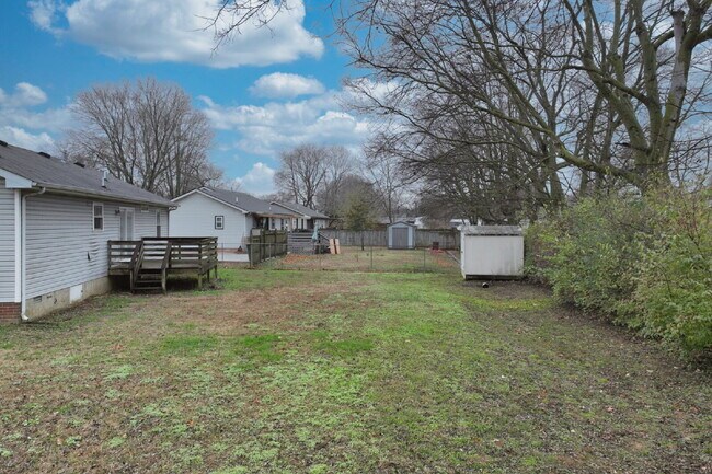 Building Photo - Car-free convenience! Modern 3 Bed Home Minutes from Downtown Gallatin