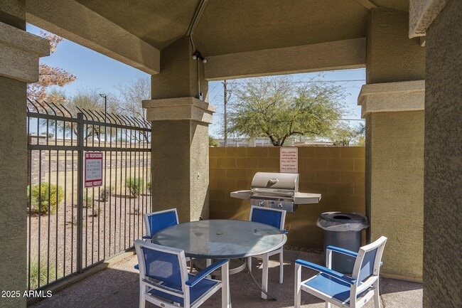 Building Photo - 18250 N Cave Creek Rd