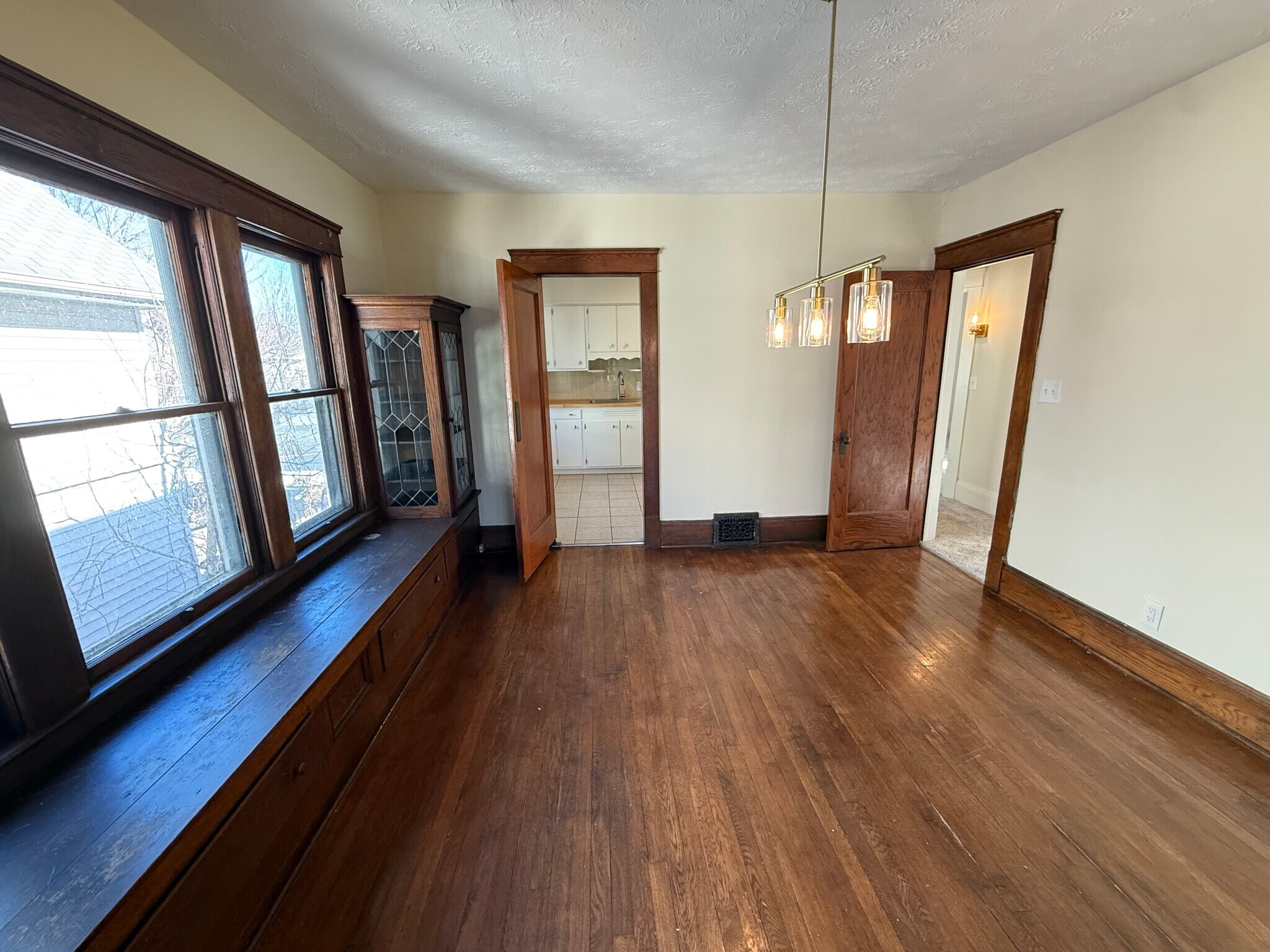 Building Photo - 1317 W 106th St