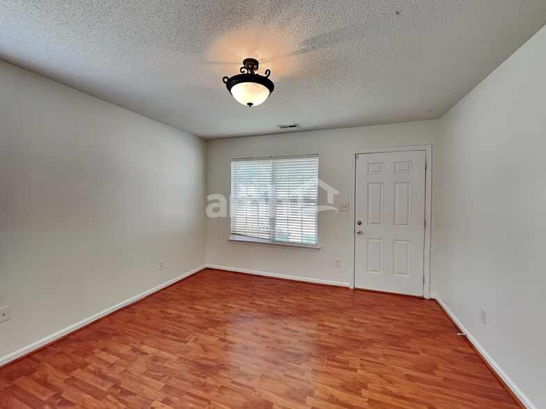 Building Photo - 8820 Cornwall St