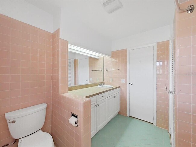 Building Photo - 1701 Laurie Ln