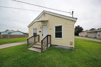 Building Photo - 500 Torrence Ave