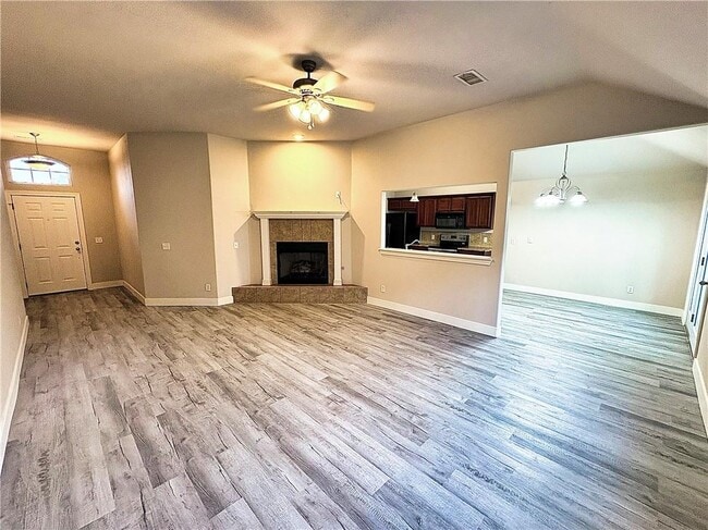 Building Photo - 1284 N Cannondale Dr