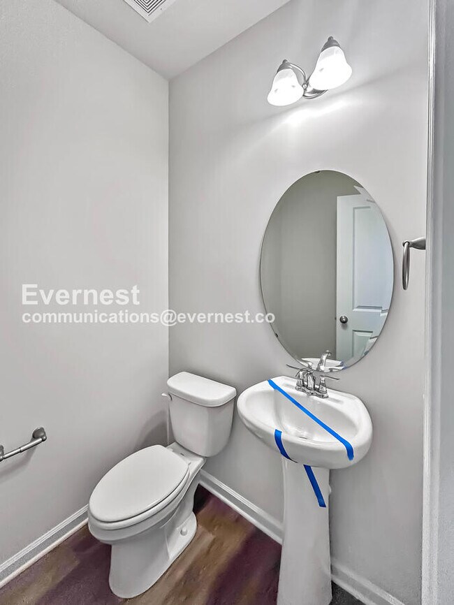 Building Photo - 4 Bed, 2.5 Bath Home with Garage / Pet-Friendly / Vouchers Accepted / Coming Soon!