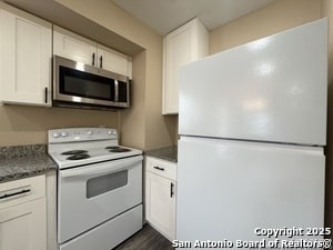 Building Photo - 7571 Windsor Oaks