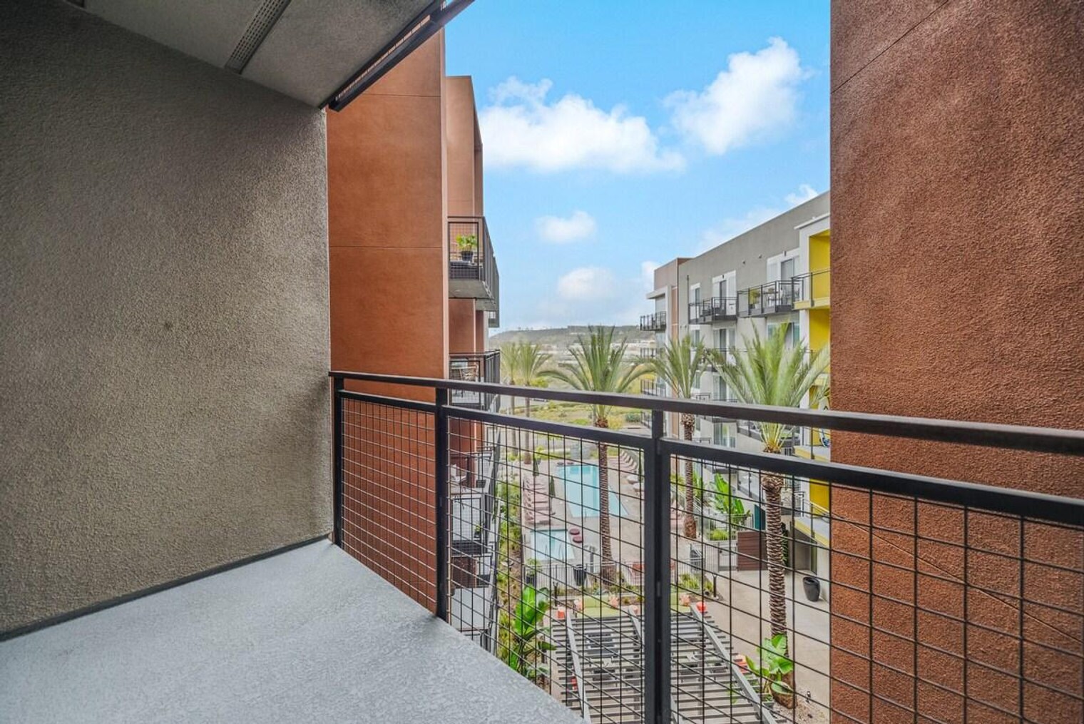 Building Photo - 375 Camino De La Reina