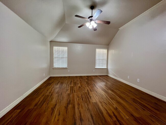 Building Photo - 1604 Dorothy Dr