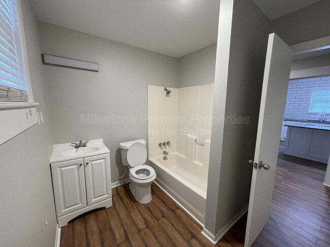 Building Photo - 721 W Monterey St