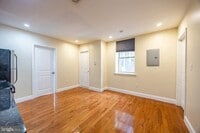 Building Photo - 4706 Chestnut St