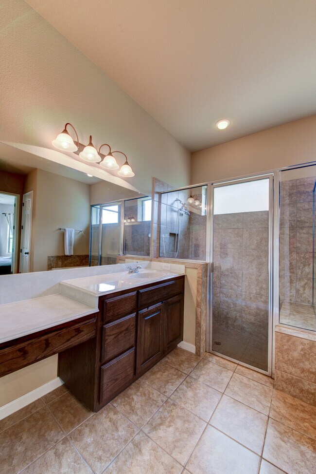 Building Photo - 308 Entrada Way