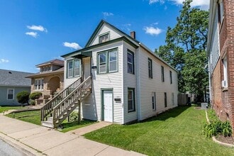 Building Photo - 2604 Schrage Ave
