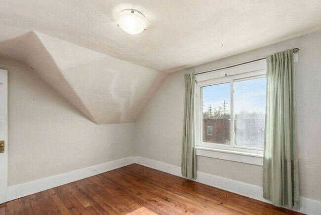 Building Photo - 204 Chittenden Ave