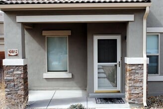 Building Photo - 10812 Fort Point Ln NE