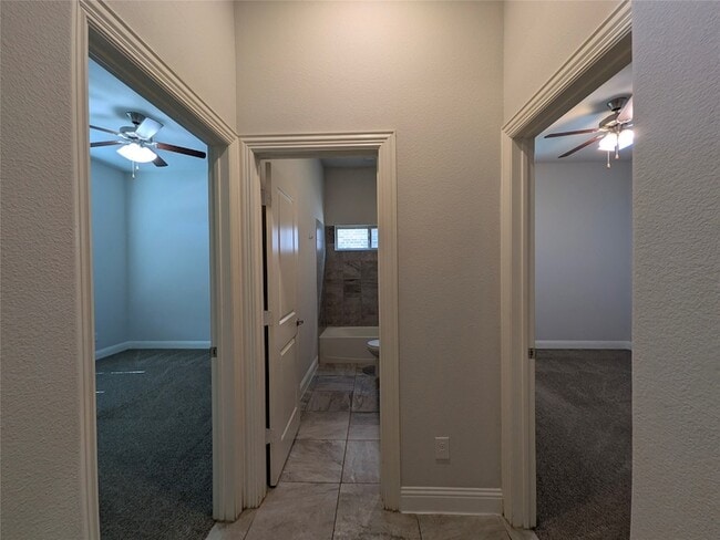 Building Photo - 1409 Summit View Ln