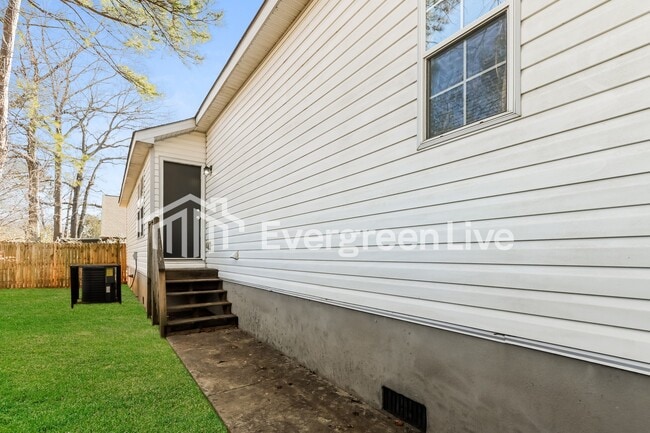 Building Photo - 2621 National Woods Dr