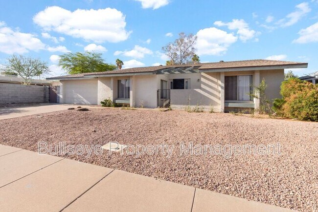 Building Photo - 847 W Juanita Ave