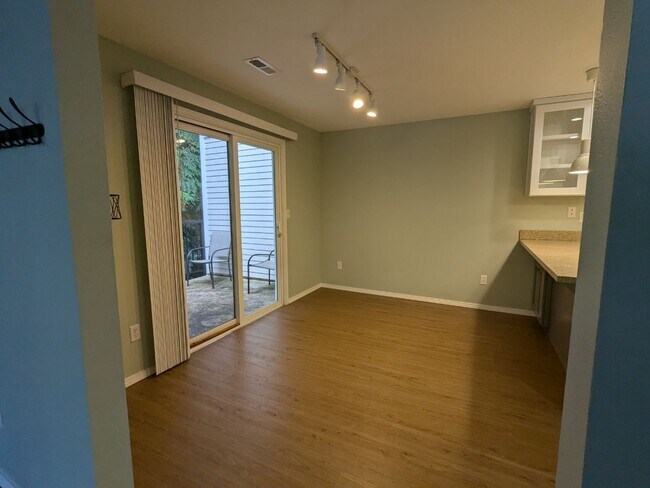 Building Photo - 12712 NE 120th St