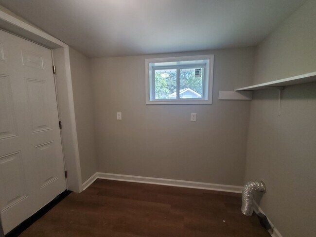 Building Photo - 2618 Graham Rd