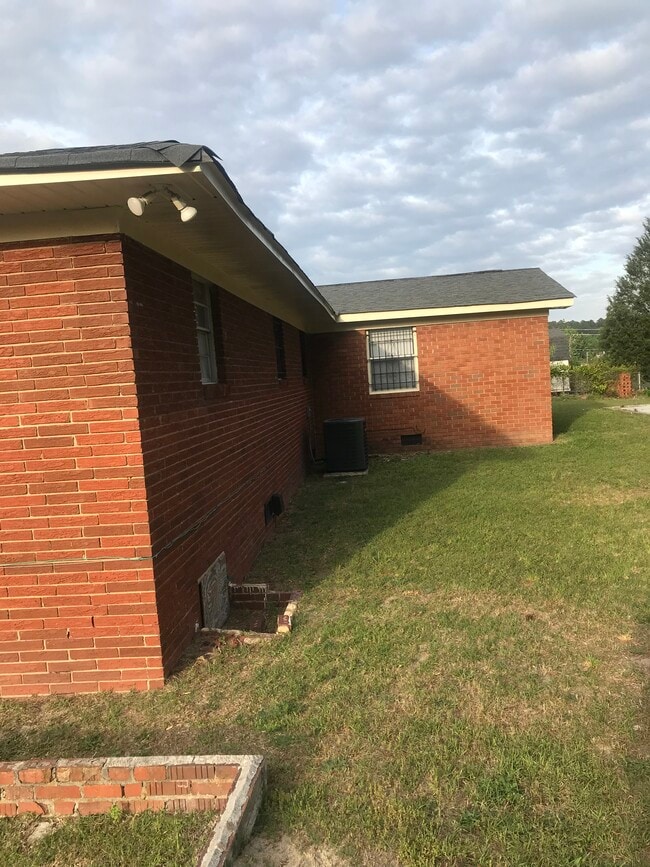 Building Photo - 3604 Abbey Rd