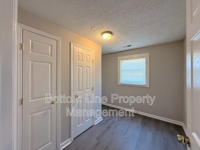 Building Photo - 912 N Morris St