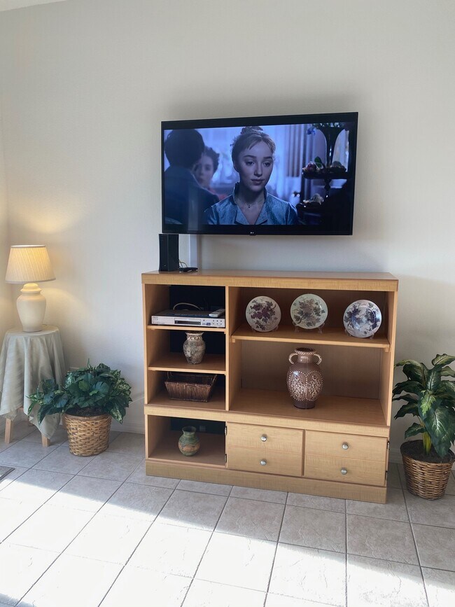 Building Photo - 1180 South Beach Cir