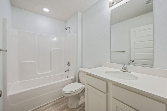 Building Photo - 522 Mary Lou Way