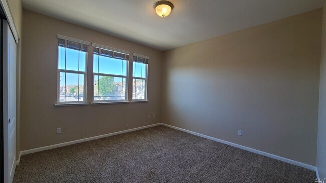 Building Photo - 5018 Brown Ln