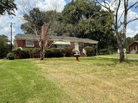 Building Photo - 1005 Cook Dr