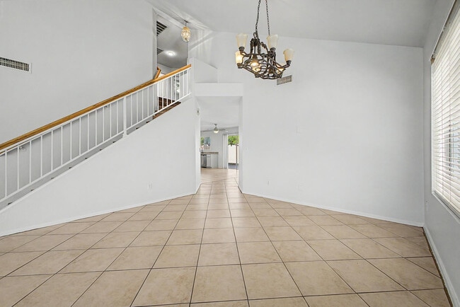 Building Photo - 1295 S Honeysuckle Ln