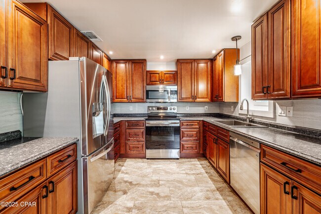 Building Photo - 1207 Buena Vista Blvd