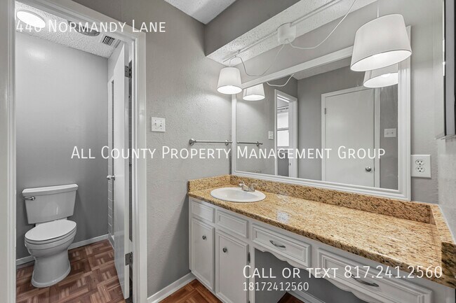 Building Photo - 440 Normandy Ln