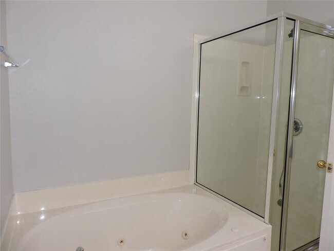 Building Photo - 9201 Brodie Ln