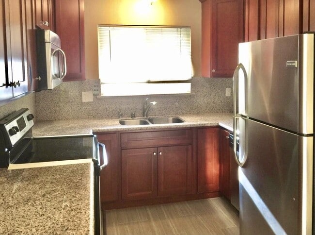 Building Photo - 7170 Bark Ln