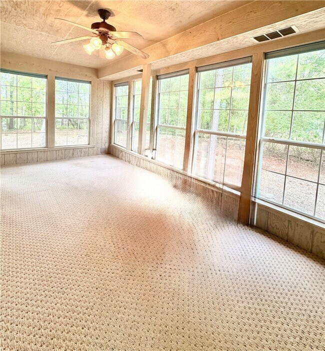 Building Photo - 11 Blakeney Ln