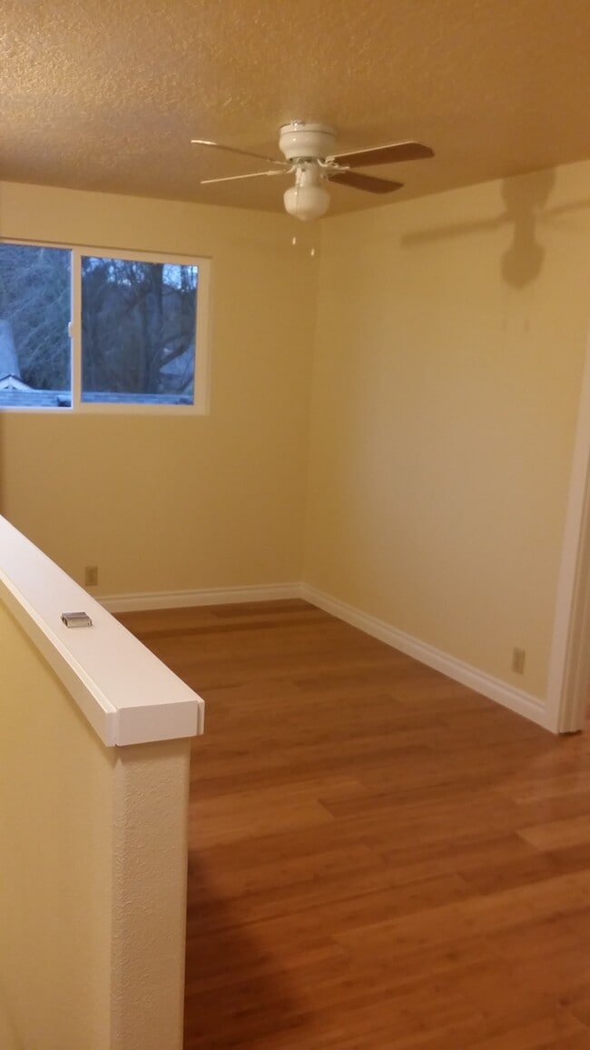 Building Photo - 210 Barton Ave