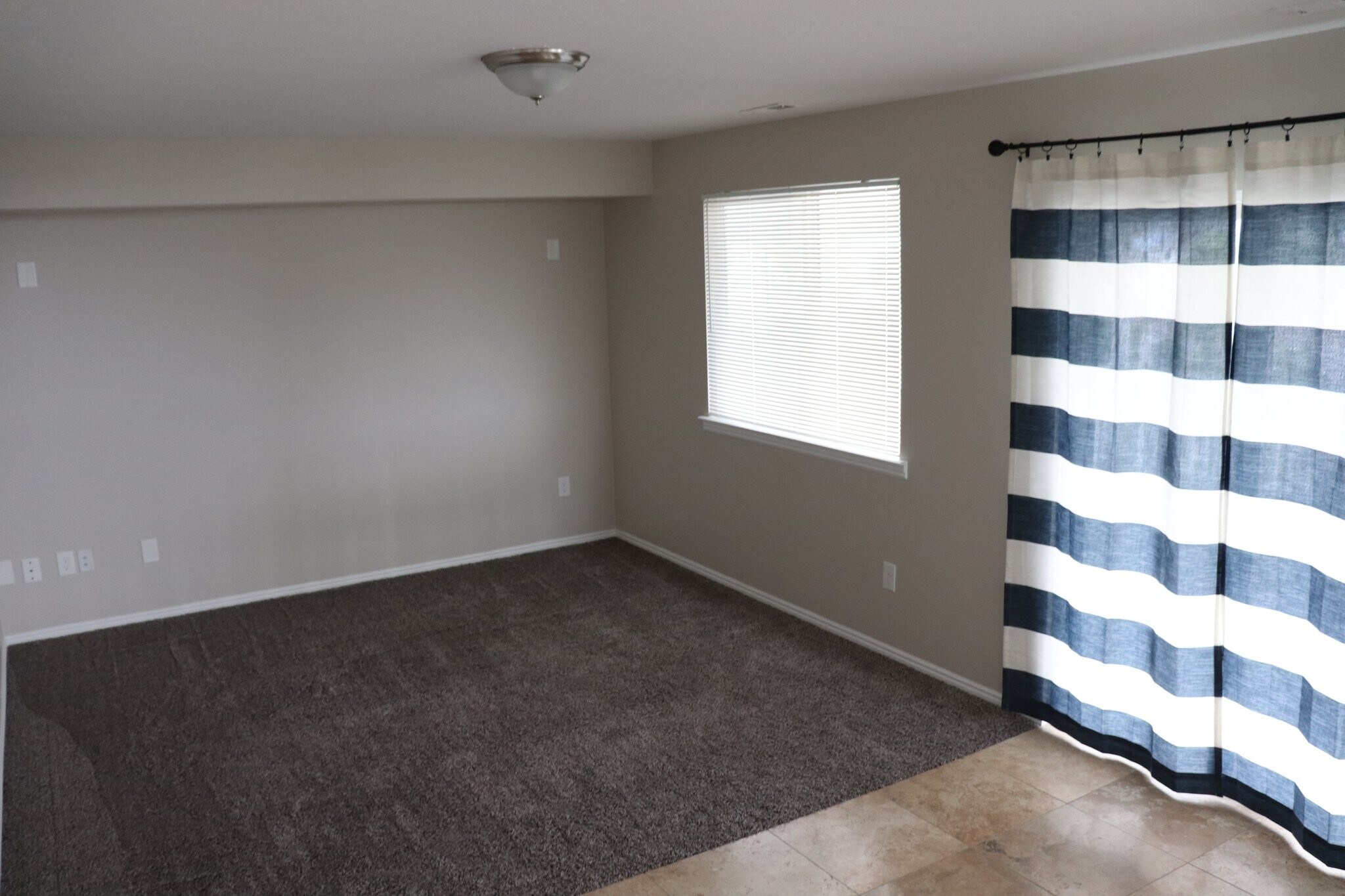 Building Photo - 6793 Mountain Aura Dr