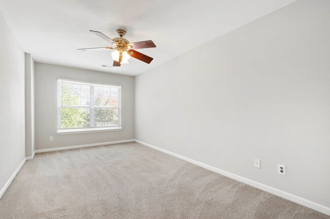 Building Photo - Gorgeous 3BR Townhome with Fresh Updates i...