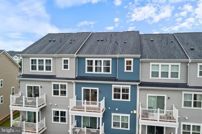 Building Photo - 4615 Crossing Ct