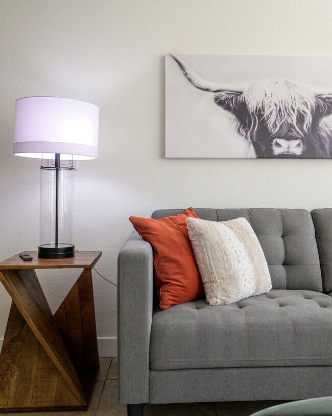 Building Photo - 5450 E Deer Valley Dr