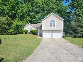 Building Photo - 3-Bedroom, 2.5-Bath Home in Desirable Lith...